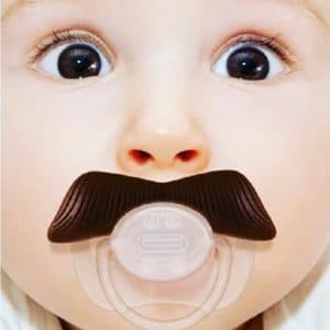 CHUPETE CON BIGOTES